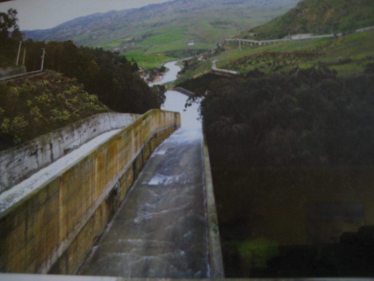Regalbuto Oasi Del Lago מראה חיצוני תמונה