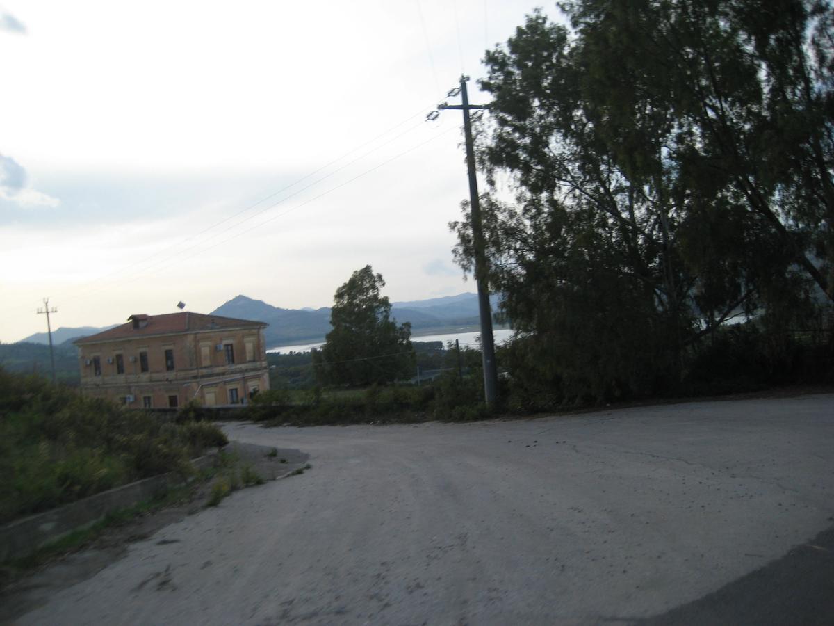Regalbuto Oasi Del Lago מראה חיצוני תמונה