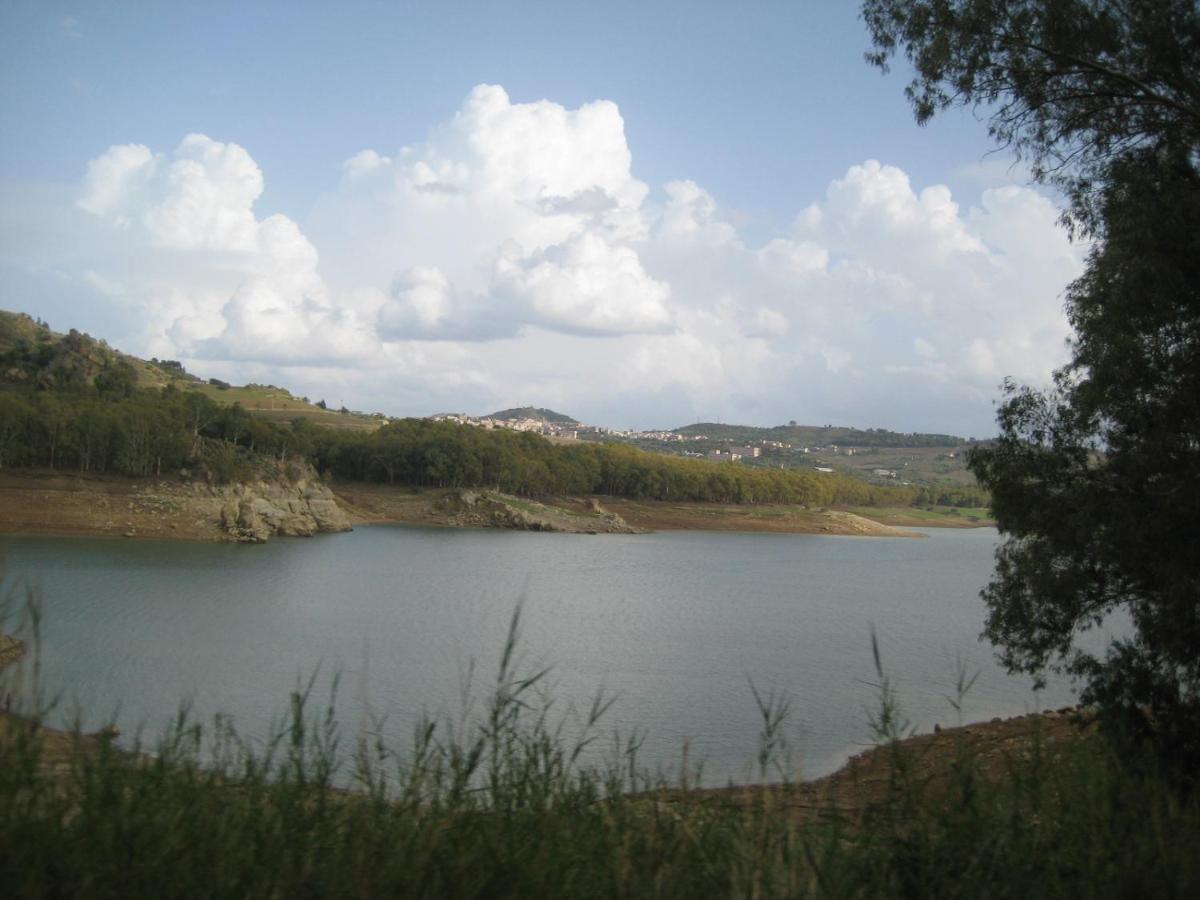 Regalbuto Oasi Del Lago מראה חיצוני תמונה