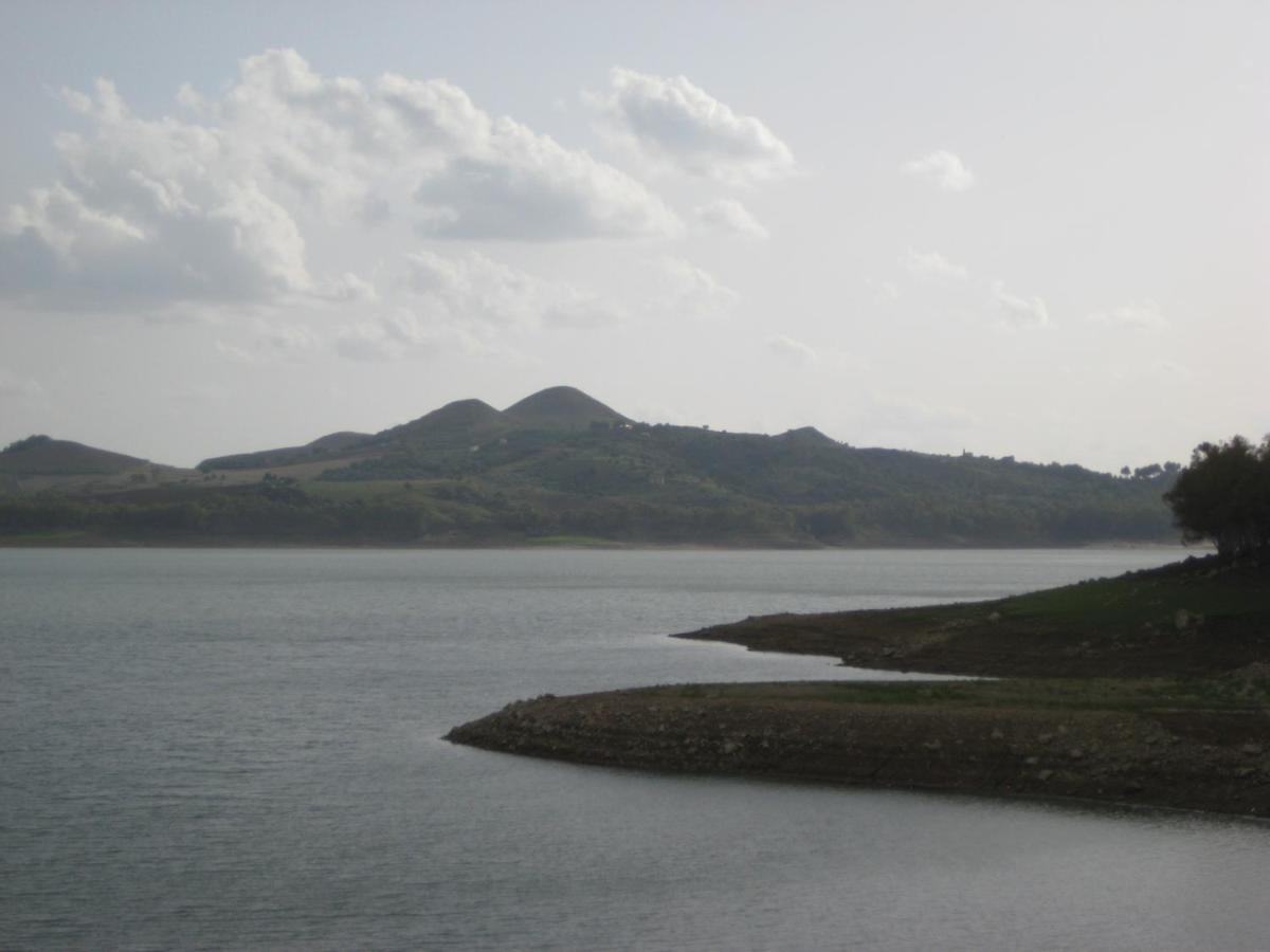 Regalbuto Oasi Del Lago מראה חיצוני תמונה